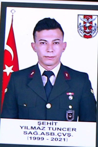 Kuzey Irak Şehidi Astsubay Yılmaz Tuncer Kırşehir'de son yolculuğuna uğurlandı - Resim: 2