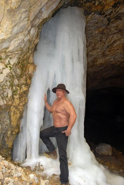 Deprem uzmanı yarı çıplak soyundu! - Resim: 2