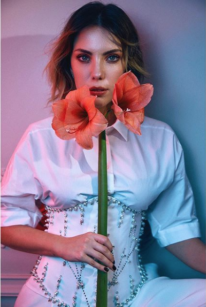 FOX TV'de yayımlanan Yasak Elma dizisinin Yıldız'ı Eda Ece'den örnek hareket - Resim: 1