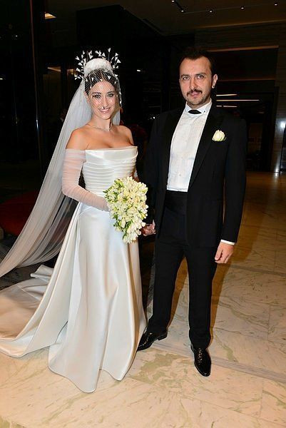 Hazal Kaya doğuma 1 ay kala paylaştı hamilelik pozu TT oldu - Resim: 1