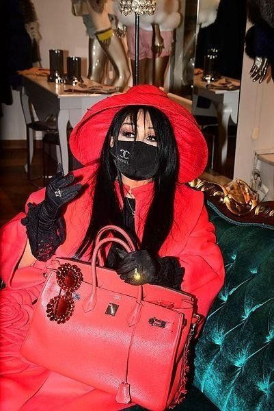 Sınır ötesi operasyon yaptırdı! Bülent Ersoy'un 2 çanta için ödediği ücreti duyan şok oldu - Resim: 3