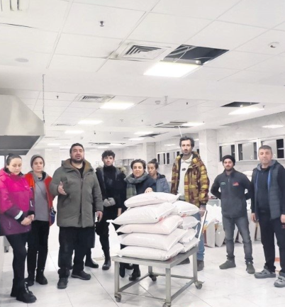 Onlar da deprem bölgesine koştu! Ünlü şefler seferber oldu Mehmet Yalçınkaya: Durmadan devam - Resim: 2