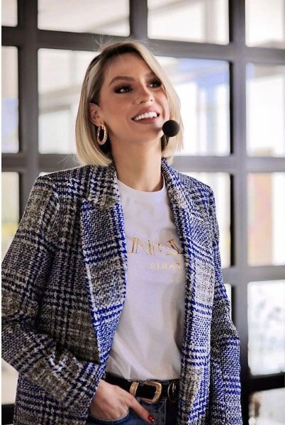 Kanal D'de şaşırtan ayrılık Magazin D sunucusu Dilay Korkmaz işi bıraktı - Resim: 1