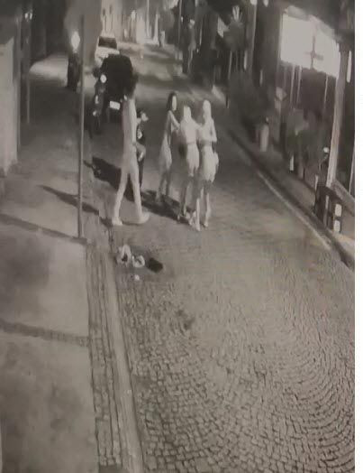 Muğla'da kadınların 'Neden bakıyorsun' kavgası! İçki bardağıyla saldırdı - Resim: 3