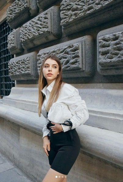 Hande Erçel'in ablası Gamze Erçel estetik için ameliyat masasına yattı bakın sebebi ne - Resim: 1