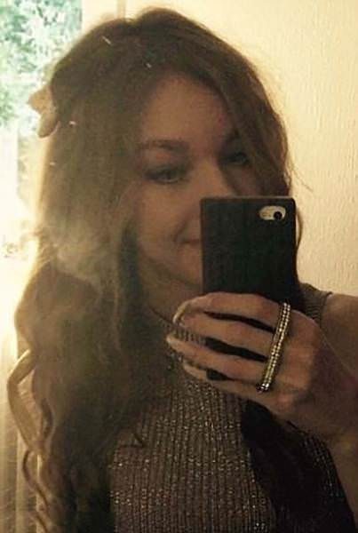 3 yıldır tırnaklarını uzatıyor! Mideniz alıyorsa bakın - Resim: 4