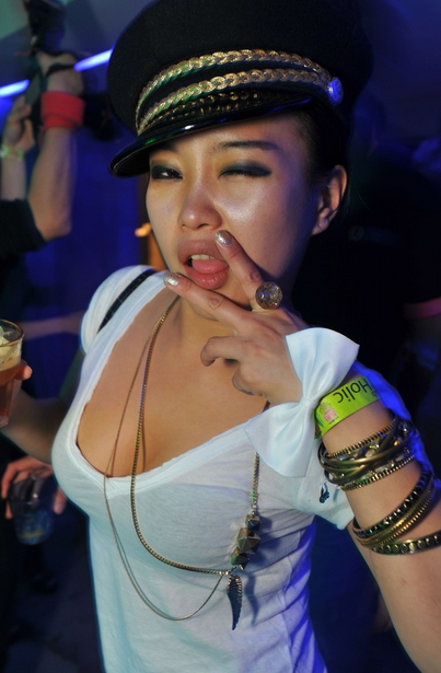 Güney Koreli gençler kendinden geçti - Resim: 4