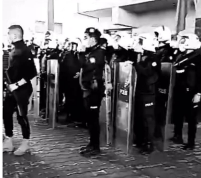 Grup Yorum üyesi İbrahim Gökçek’in cenazesinde ortalık karıştı! - Resim: 3