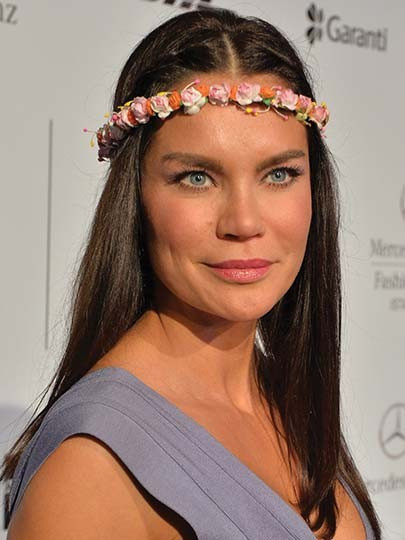 Örümcek ağını yüzüne sürüyor! Bir de pirinç var... - Resim: 1