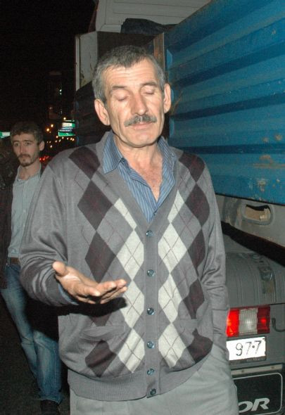 Karşıya geçmek isterken canından oldu! - Resim: 2