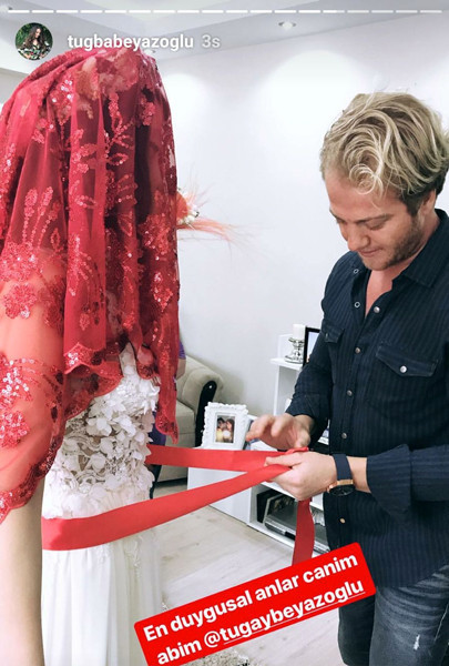 Rüzgar Erkoçlar'ın düğününden ilk fotoğraflar eşinin gelinliği efsane - Resim: 4