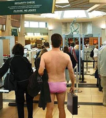 Bu görüntü havalimanında uluorta çekildi görenler inanamadı - Resim: 3