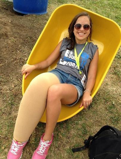 Hastalığı yüzünden bacağı 18 kilo oldu - Resim: 2