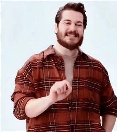 Görenleri şaşırttı! Çağatay Ulusoy'un imaj değişikliğinin sebebi ortaya çıktı - Resim: 2