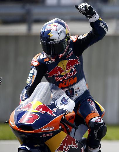 Moto GP'de motorlar değil  yumruklar konuştu - Resim: 4