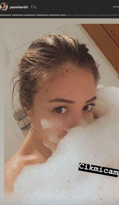 Karantinada olan Yasmin Erbil'den küvet pozu - Resim: 3