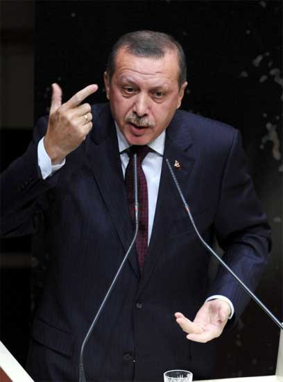 Erdoğan konuşurken şekilden şekile girdi - Resim: 3