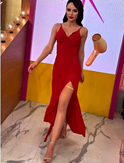 Selen Eşdur kimdir yaşı yaş Kuaförüm Sensin Selen evli mi? - Resim: 1