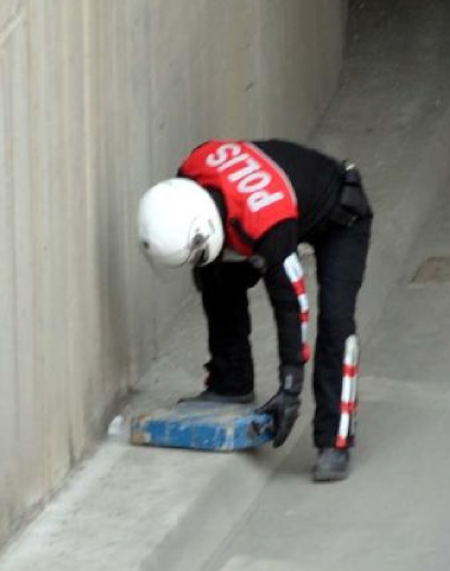 Polisin yaptığına bakın! - Resim: 2