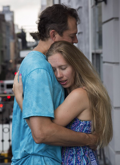 Günde 18 saat orgazm oluyorlar cinsel ilişki dersi vermeye başladılar - Resim: 1