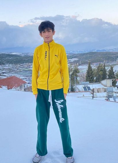 Eski mutfağında yaptığı yemeklerle fenomen olan Taha Duymaz'ın aylık kazancı dudak uçuklattı! - Resim: 2