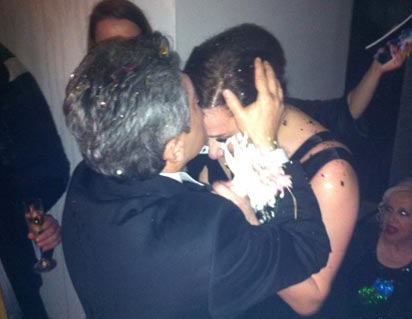 Deniz Seki nişanlandı - Resim: 4