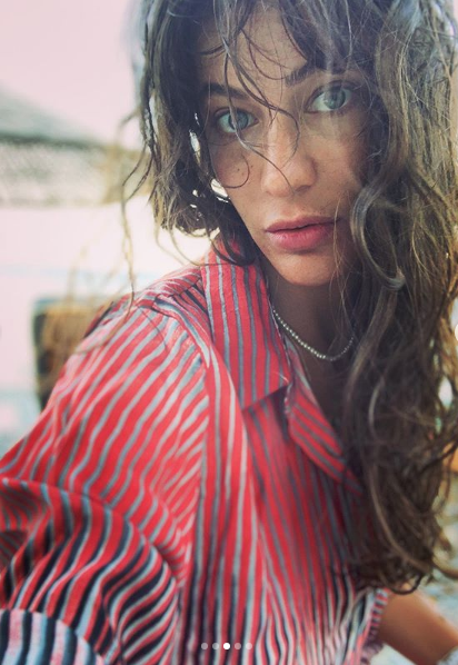 Berrak Tüzünataç bikinili halini paylaştı takipçisinin yorumuna cevabı olay oldu! - Resim: 4