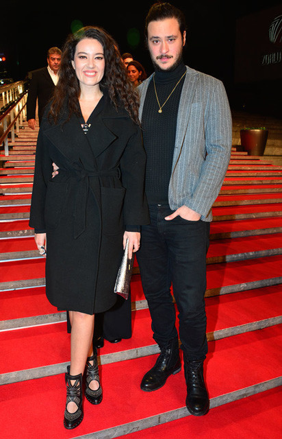 Pelin Akil'in parmağına ne oldu? dikkat çeken detay - Resim: 1