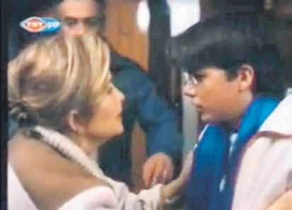 Fotoğraftaki çocuğu tanıdınız mı Filiz Akın paylaştı - Resim: 2