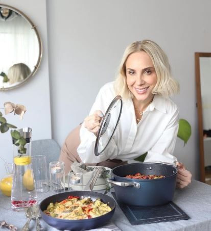 Fenomen Sebile Ölmez ile yapım şirketi arasında kriz! 300 bin liralık dava açtı - Resim: 1