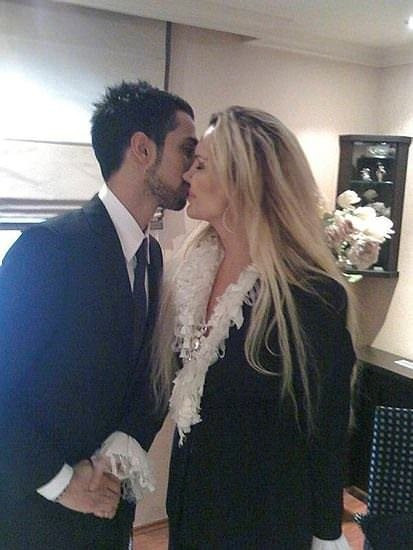 Harika Avcı'nın kendisinden 25 yaş küçük eşine bakın annesini dövdü! - Resim: 2