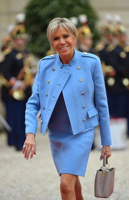 First Lady ödünç kıyafetle törene katıldı - Resim: 4