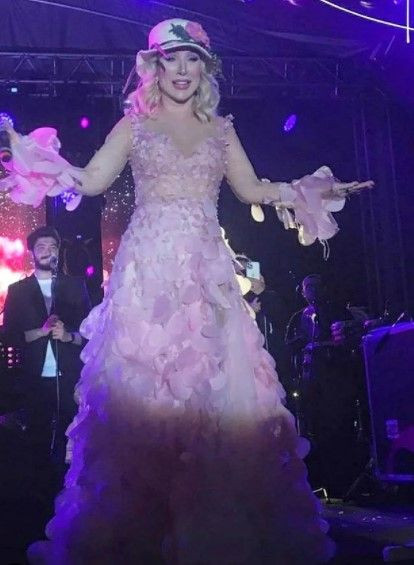 Seda Sayan Melek Mosso yerine Isparta'da konser verdi kayınvalidesine yaptığı yorum olay oldu! - Resim: 4