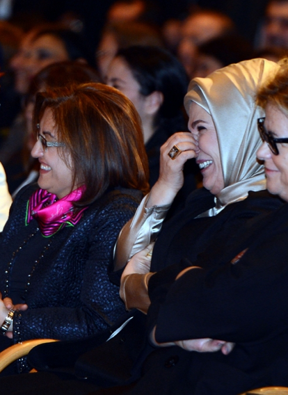 Cem Yılmaz Emine Hanım'ı koparttı - Resim: 4