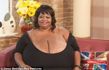 Dünyanın en büyük göğüslü kadını - Resim: 1