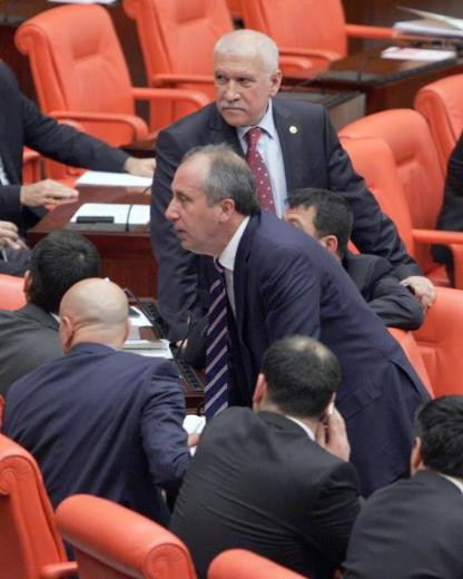 Meclis'te pankart açtılar - Resim: 4