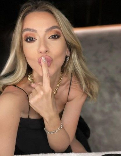 Hadise bikinili poz verdi, ortaya atılan flaş iddia olay çıkardı! Mehmet Dinçerler ile rüya gibi bir aşk yaşıyorlardı! - Resim: 1