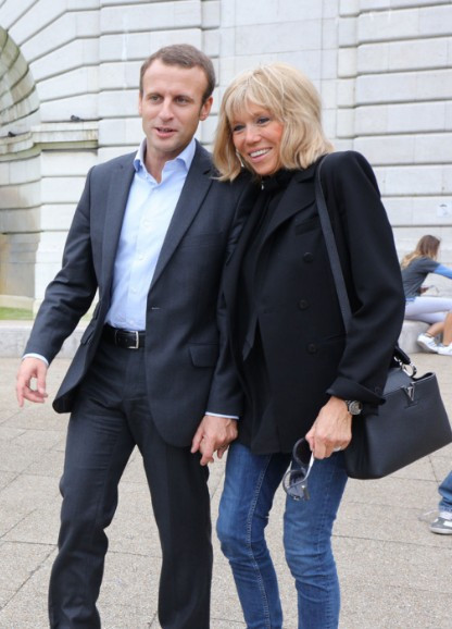 Emmanuel Macron'un eşi olay! Karısını gören annesi sanıyor - Resim: 3