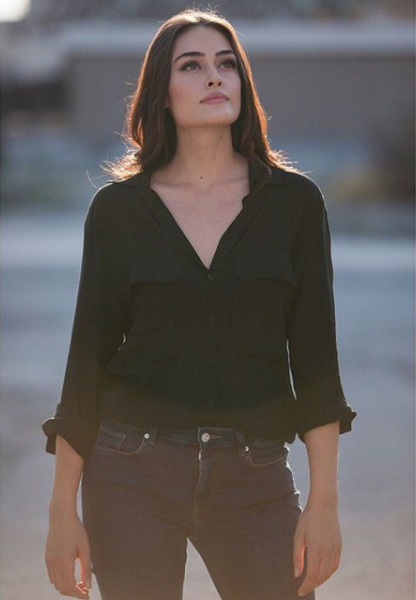 Diriliş Ertuğrul'dan sonra Ramo'nun yıldızı olan Esra Bilgiç zirveye tırmanıyor - Resim: 1