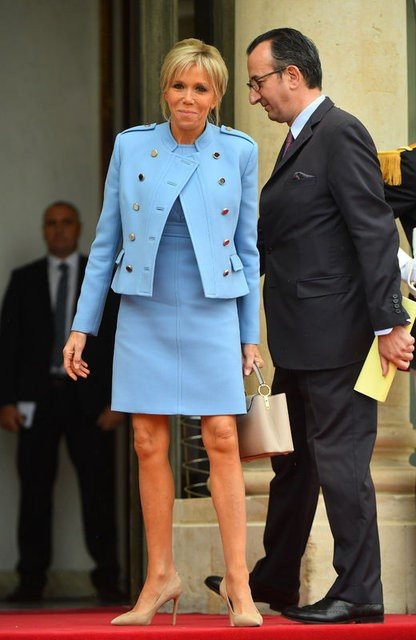 First Lady ödünç kıyafetle törene katıldı - Resim: 3