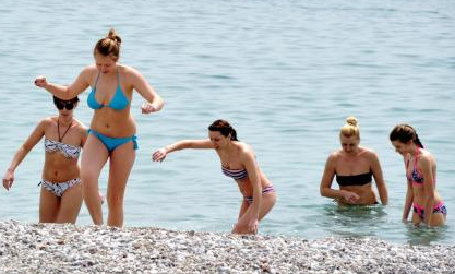 Bazıları alanlara koştu bazıları denize - Resim: 2