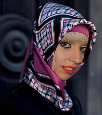 Ünlülerin türbanlı halini gördünüz mü? - Resim: 1