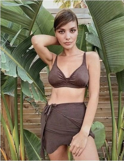 Bikinisi yüzünden frikik veren Hazal Filiz Küçükköse'den kötü haber geldi - Resim: 4