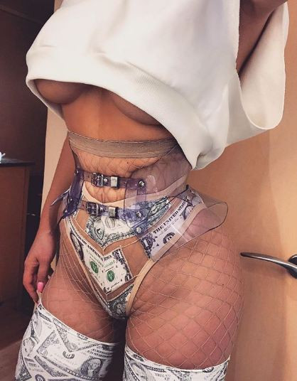 Jelena Yenge'den yatakta 'Dolar çizmeyi aştı'pozu olay - Resim: 4