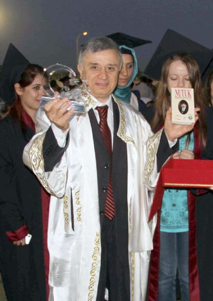 Rektörün odasından çıkanlara bak - Resim: 2