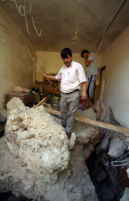 Kaya deprem anında evin üstüne düştü - Resim: 3