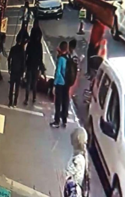 Tam bir felaket! Kızkardeşin ablasına yaptığına bakın - Resim: 3