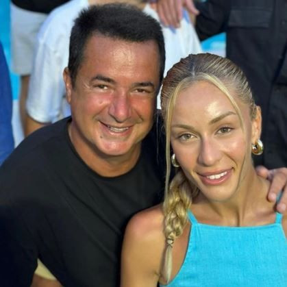 Acun Ilıcalı 4. kez nikah masasına mı oturuyor! Sevgilisine evlenme teklifi etti iddiası: Yüzük göründü... - Resim: 1