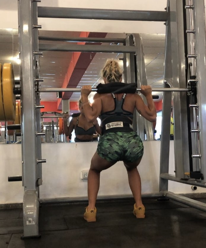 İşinden istifa etti ring kızı oldu! - Resim: 2