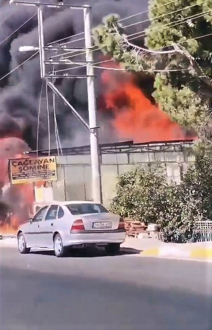 Balıkesir'de iş yerinde çıkan yangında baba öldü, oğlu ağır yaralı - Resim: 0